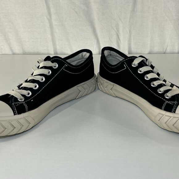 True Religion Women’s Jinny Canvas Lace Up Sneakers Black & White Sz 8 - Picture 3 of 10